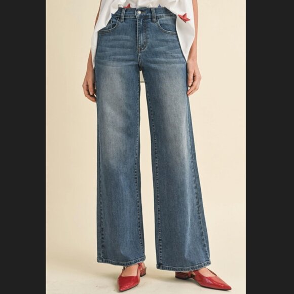 Annie Wide Leg Jean - Picture 1 of 3